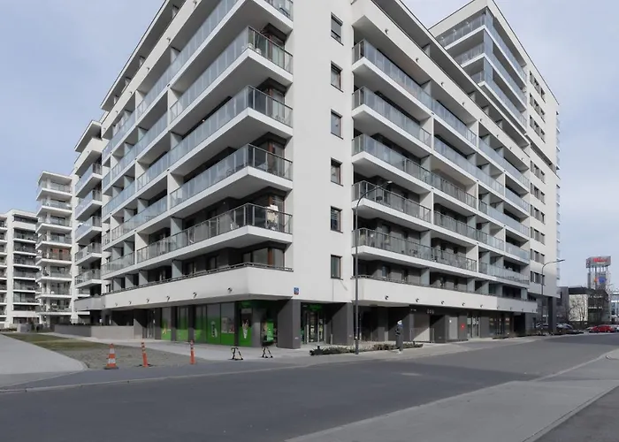 Westfield Burakowska Apartment With Parking By Noclegi Renters